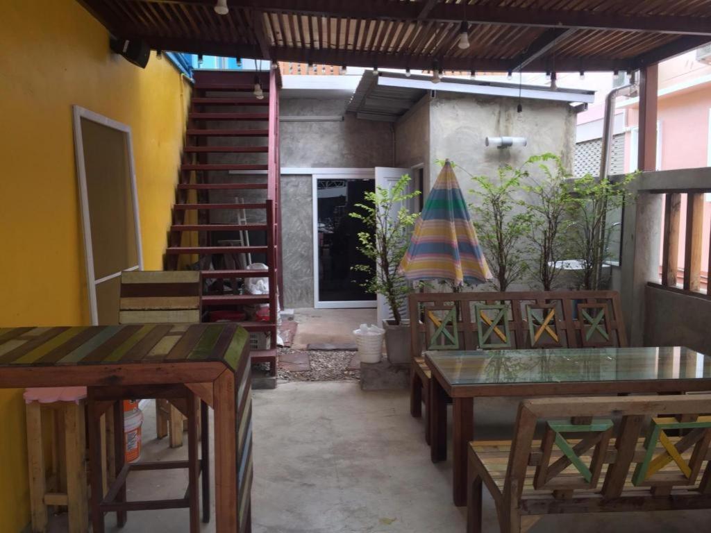 De Hostel Prachuap Khiri Khan Bagian luar foto